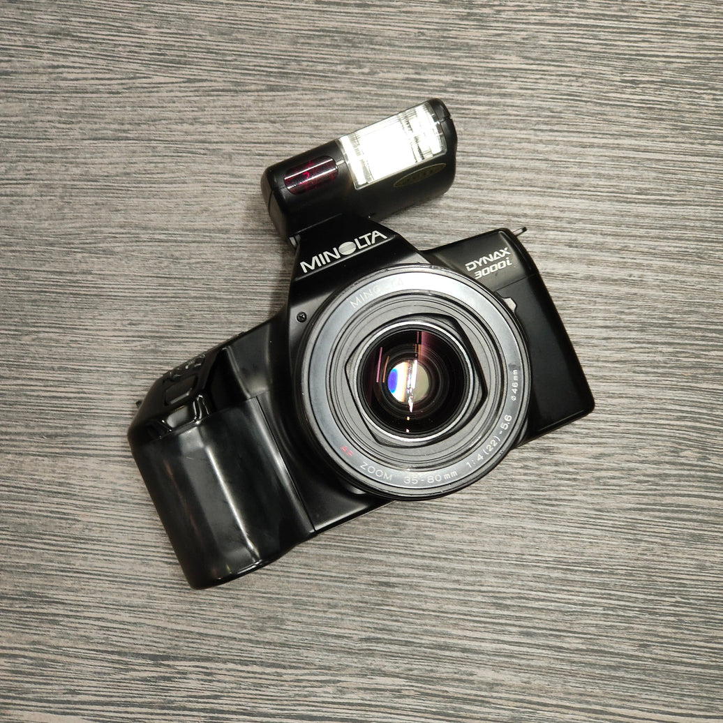 Tweedehands - Minolta Dynax 3000i 35-80mm f4-5.6 zoom l + flash
