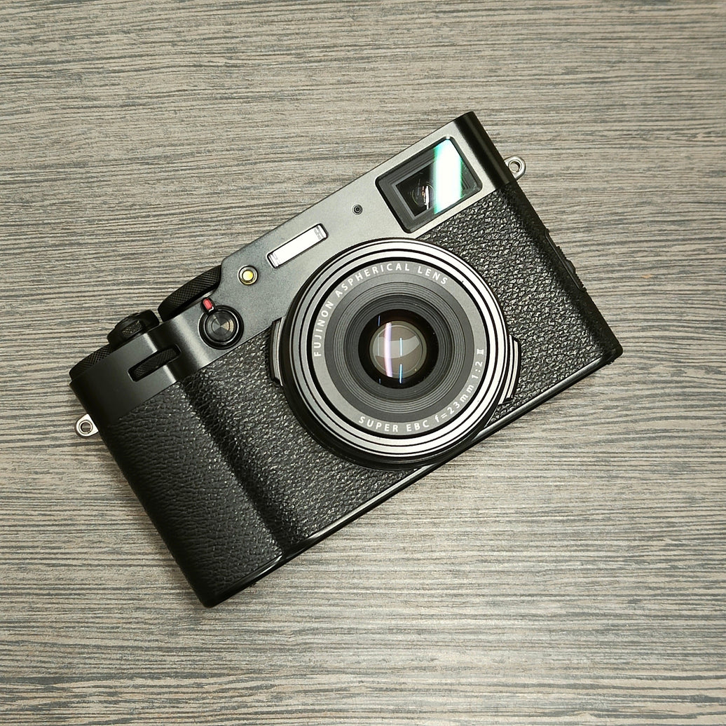 Tweedehands - Fujifilm X100v zwart