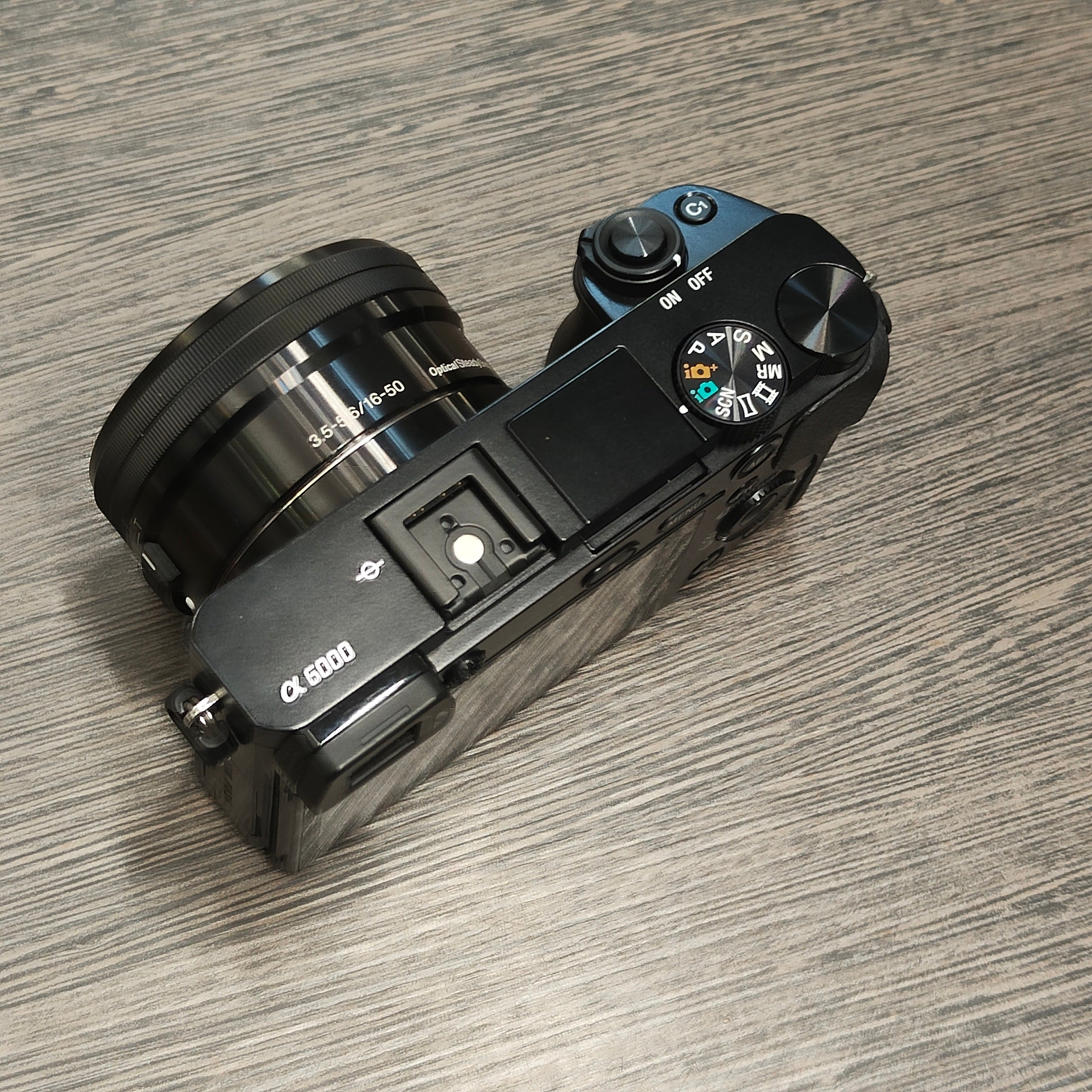 Tweedehands – Sony A6000 + E 16-50mm f/3.5-5.6 OSS