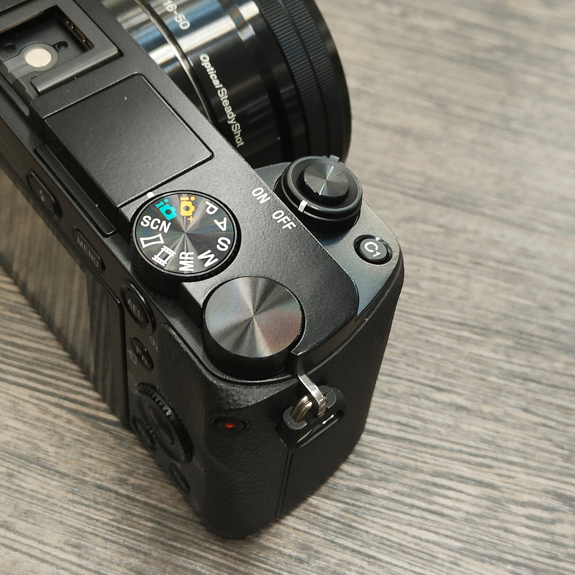 Tweedehands – Sony A6000 + E 16-50mm f/3.5-5.6 OSS