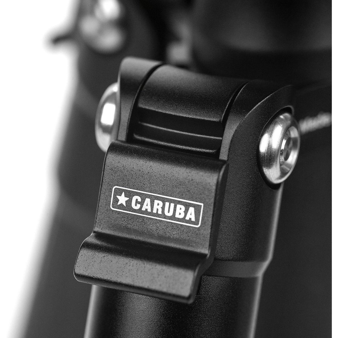 Caruba Travelstar 143 Carbon Tripod