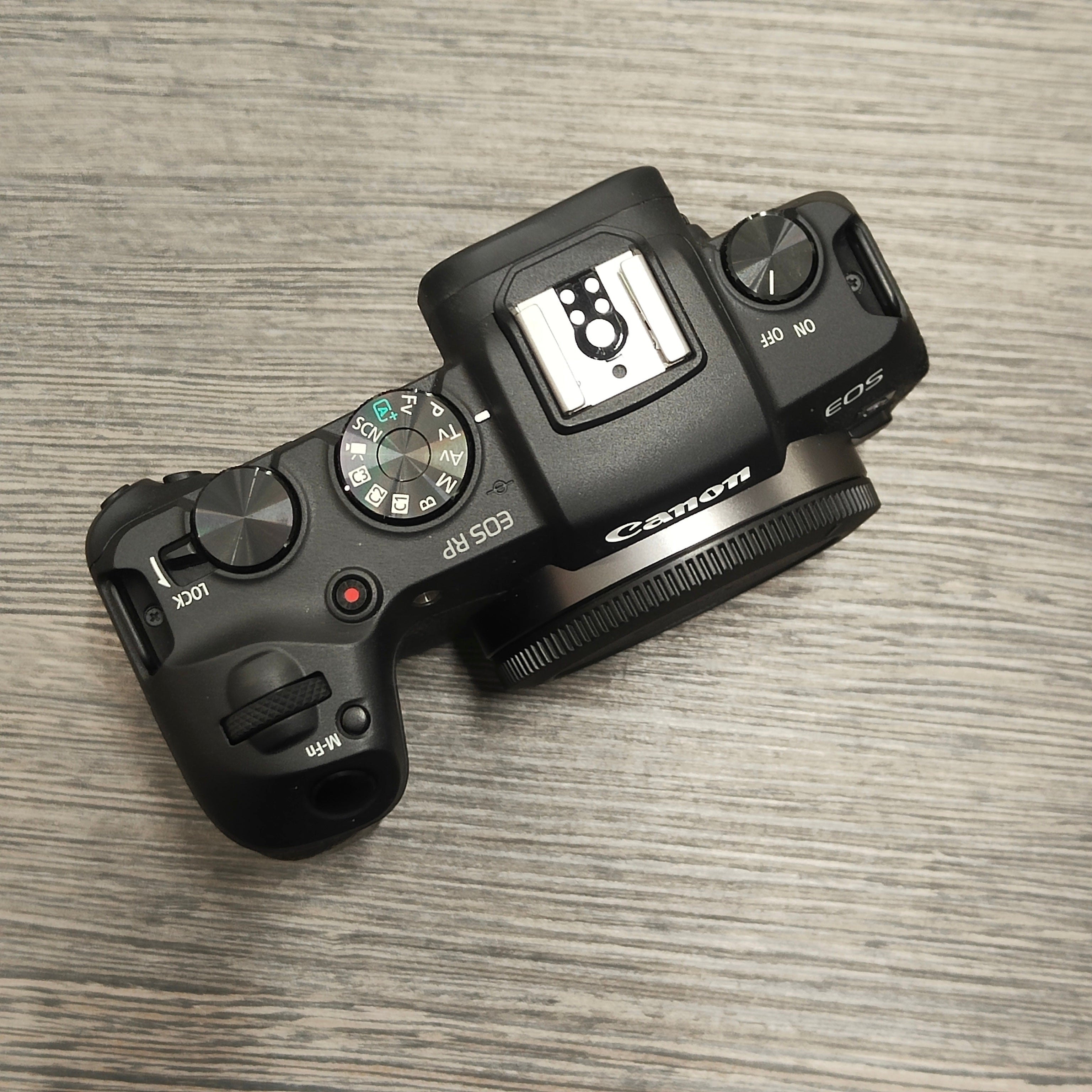 Tweedehands - Canon EOS RP + extra batterij
