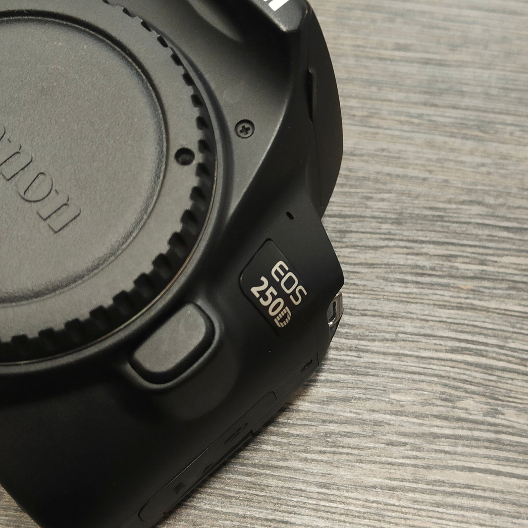 Tweedehands - Canon EOS 250D body