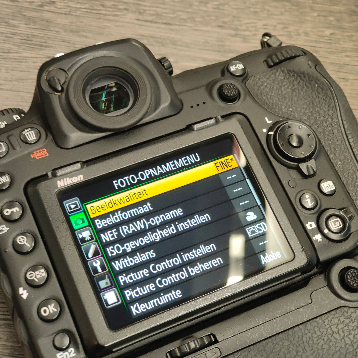 Tweedehands - Nikon D500 + Jupio grip