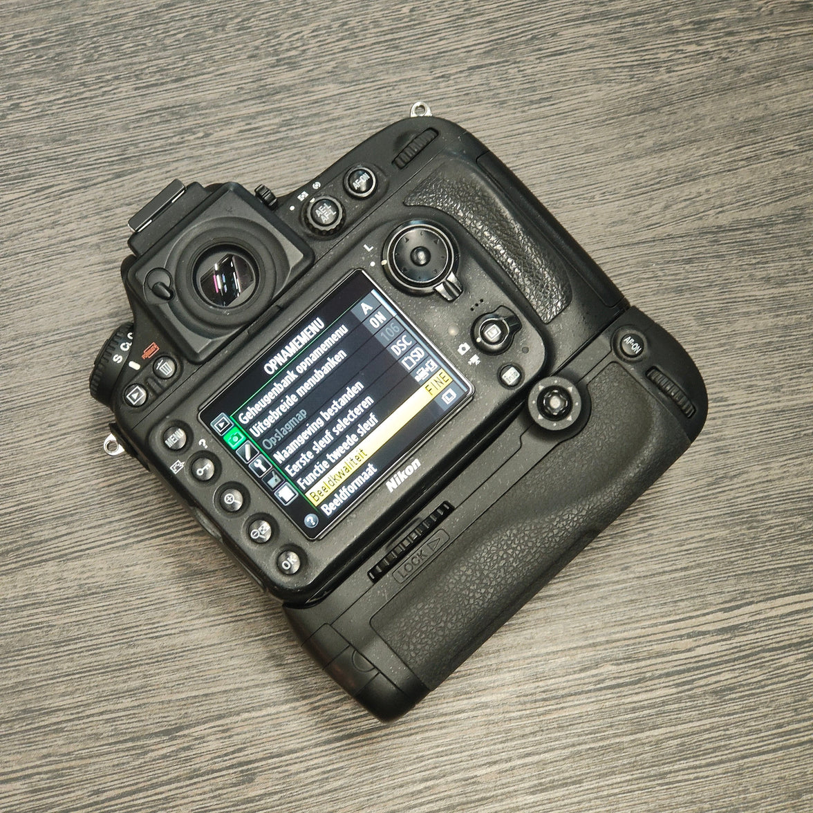 Tweedehands - Nikon D800 + Nikon grip