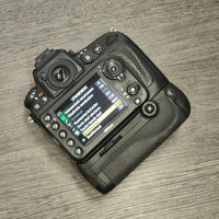 Tweedehands - Nikon D800 + Nikon grip