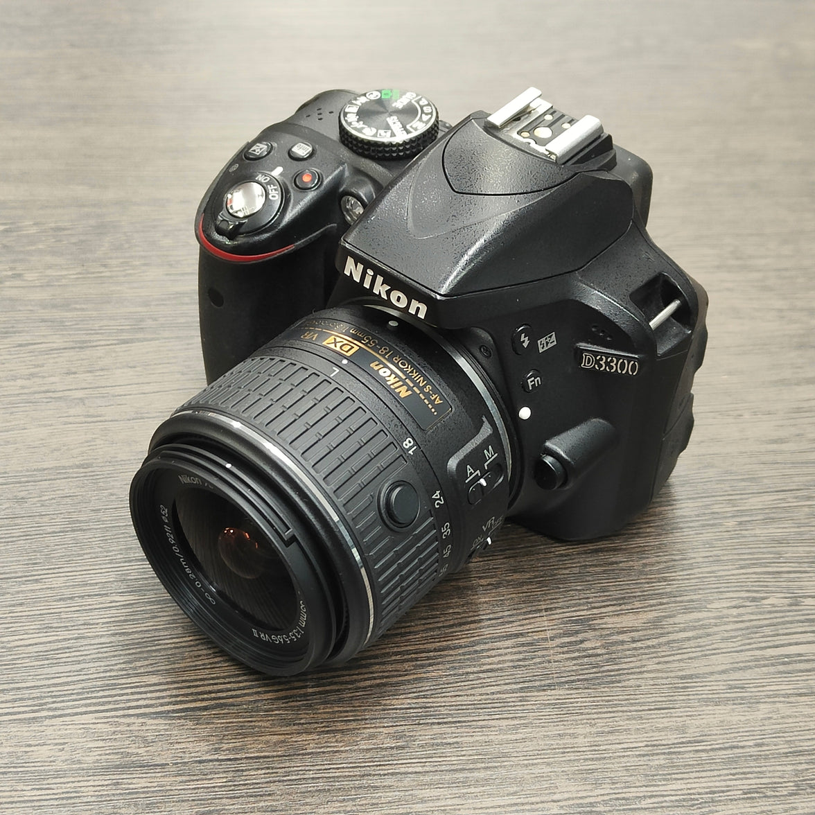 Tweedehands - Nikon 3300 + AF-P 18-55mm F3.5-5.6G VR