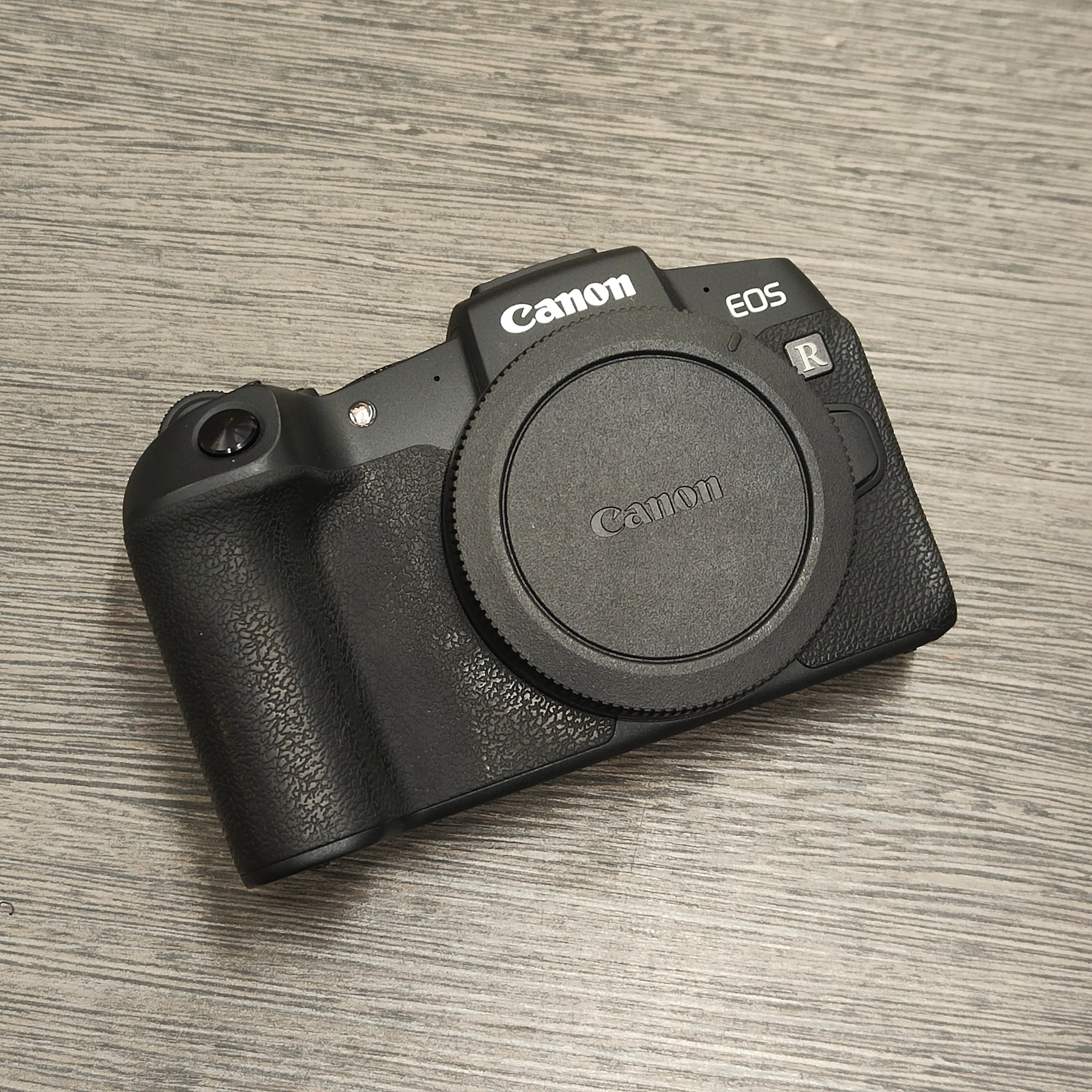 Tweedehands - Canon EOS RP + extra batterij