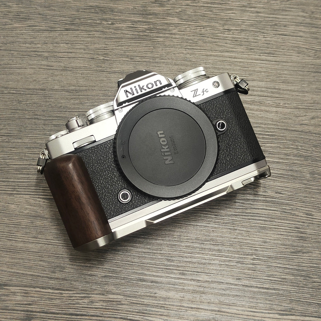 Tweedehands - Nikon Z fc (+grip)