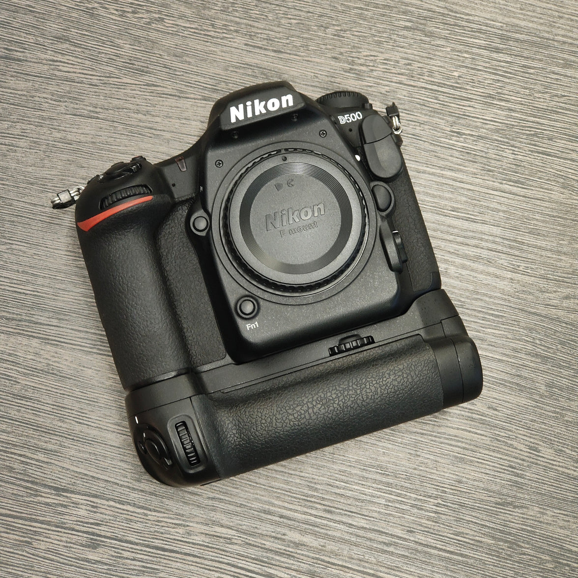 Tweedehands - Nikon D500 + Jupio grip