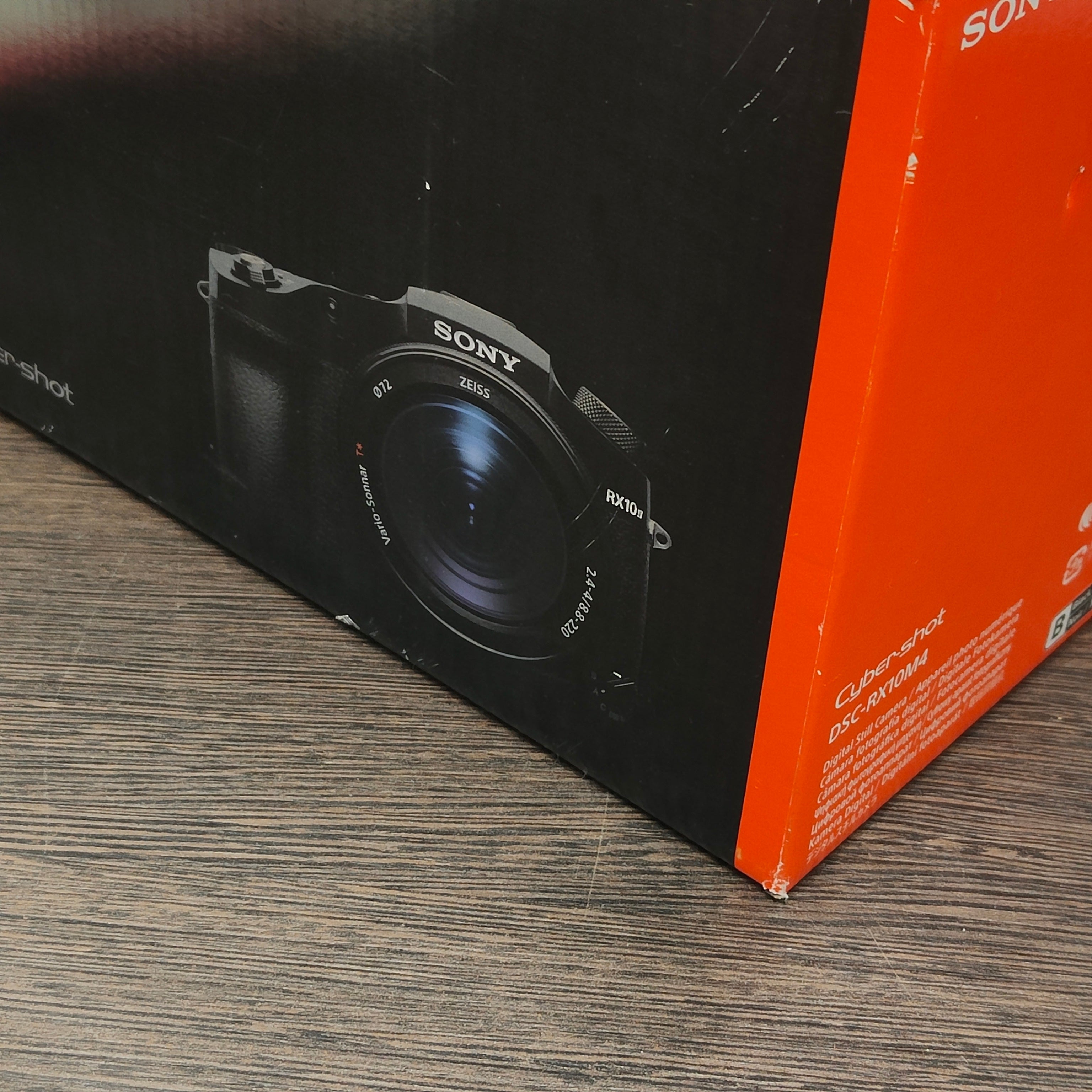 Tweedehands - Sony DSC-RX10 IV