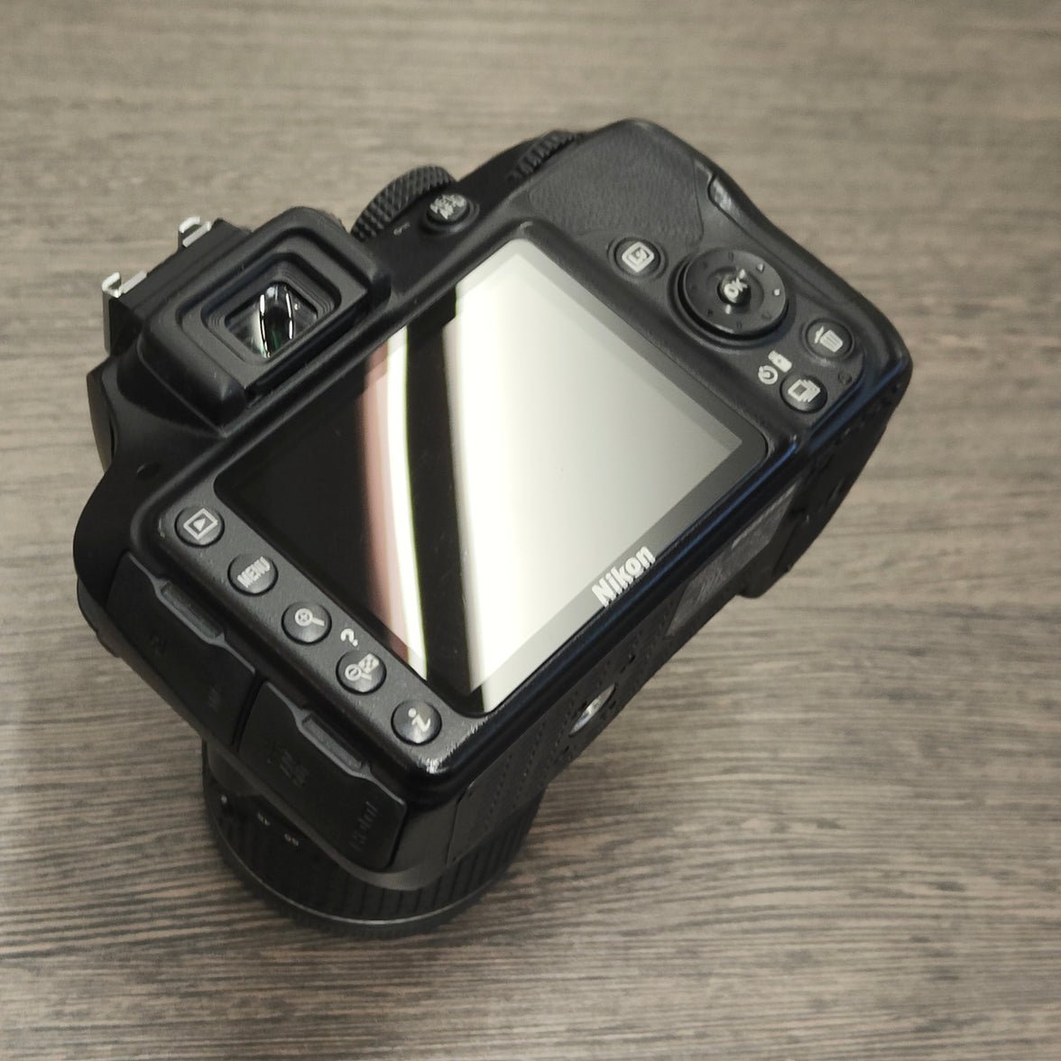 Tweedehands - Nikon 3300 + AF-P 18-55mm F3.5-5.6G VR