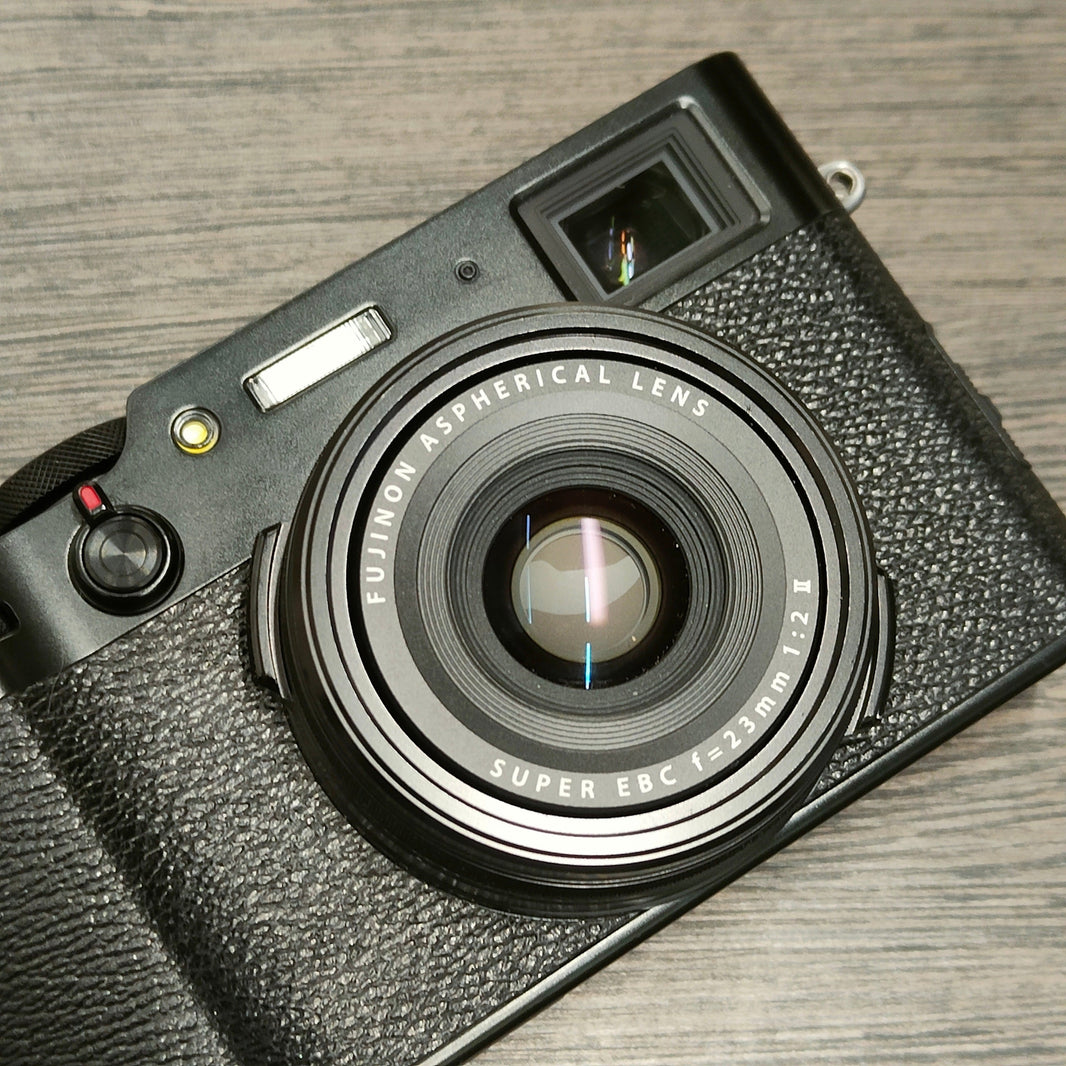 Tweedehands - Fujifilm X100v zwart