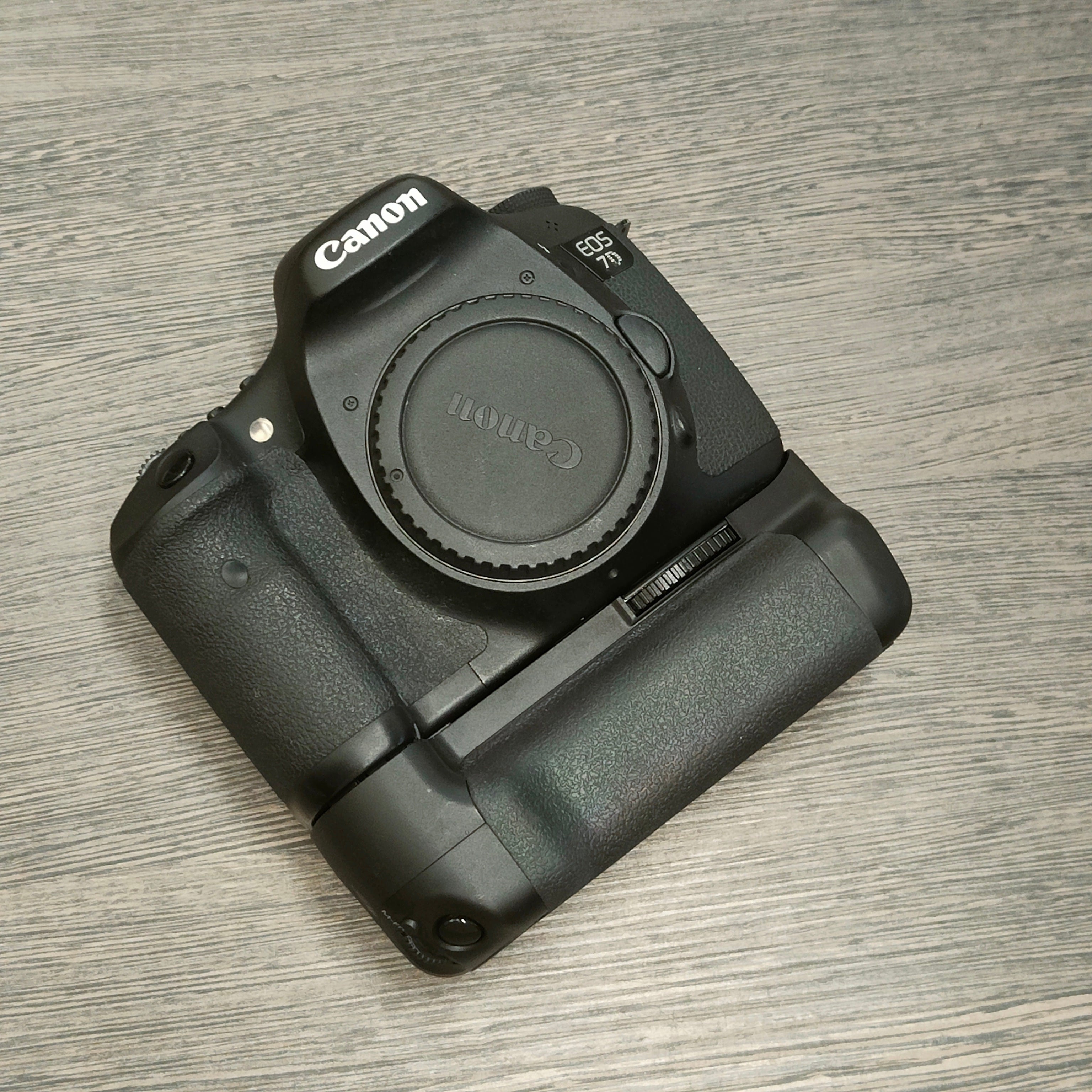 Tweedehands - Canon EOS 7D + Grip
