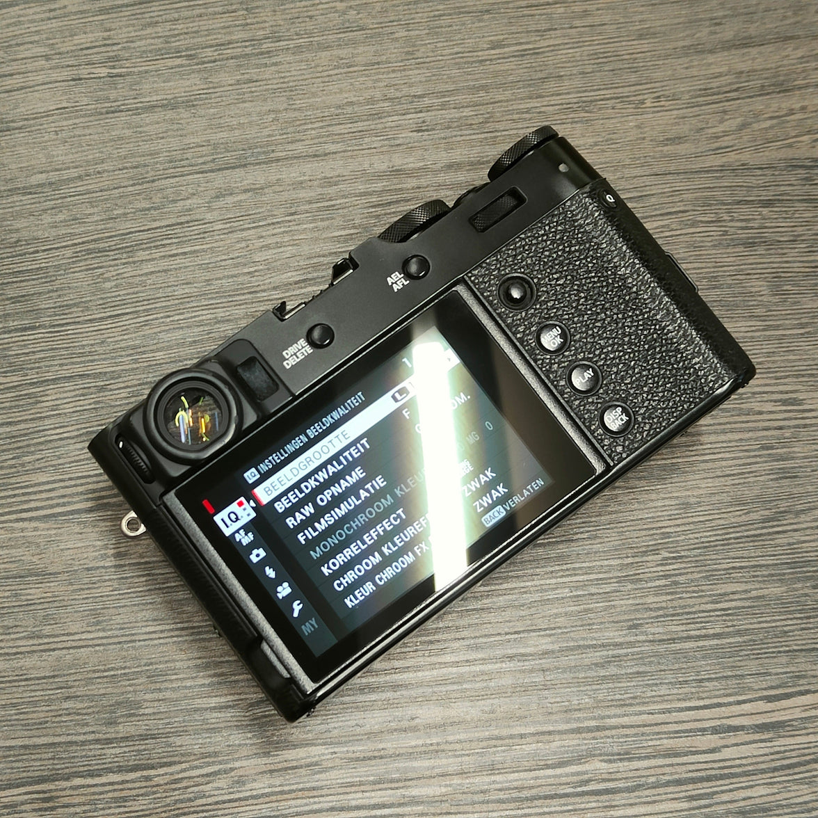Tweedehands - Fujifilm X100v zwart