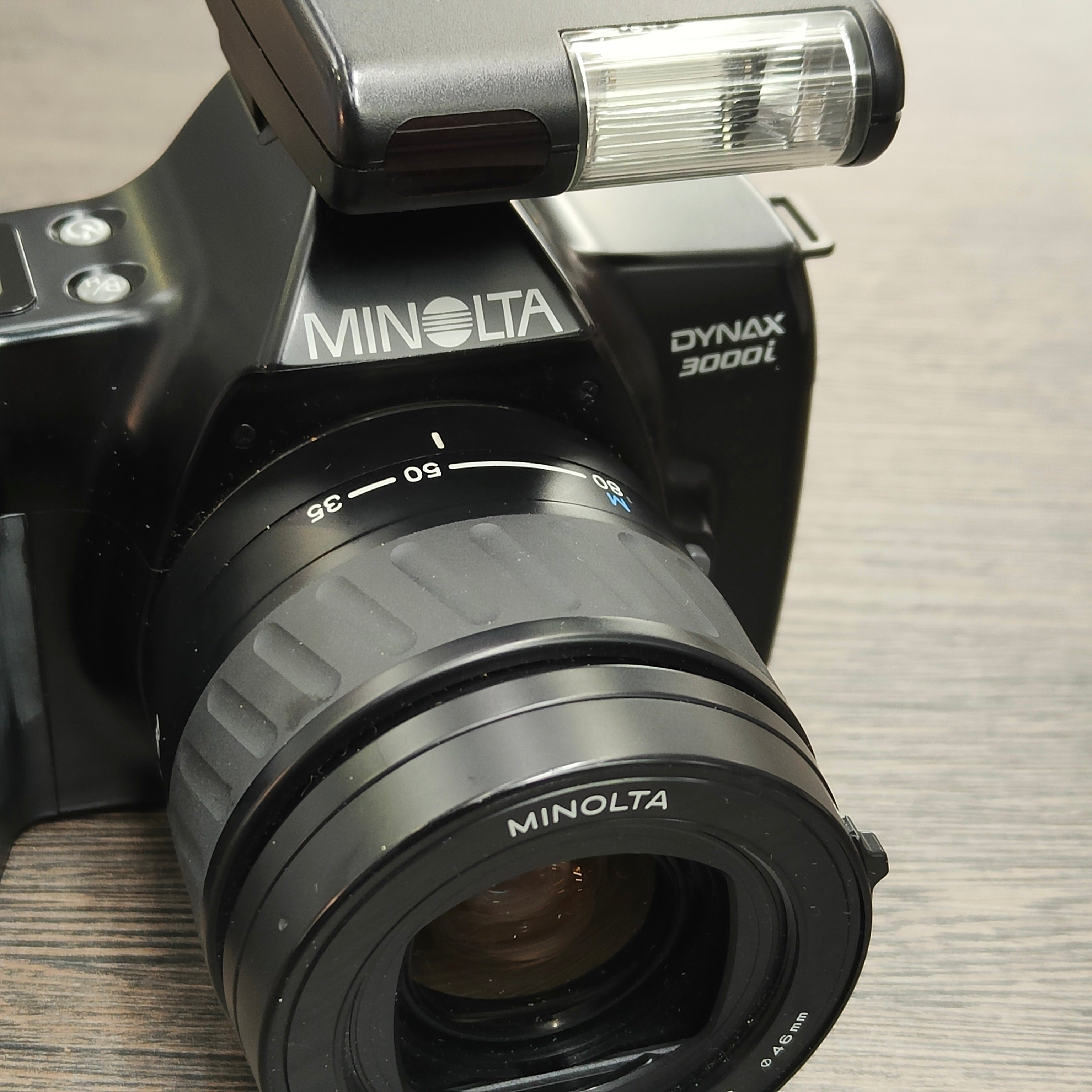 Tweedehands - Minolta Dynax 3000i  35-80mm f4-5.6 zoom l + flash