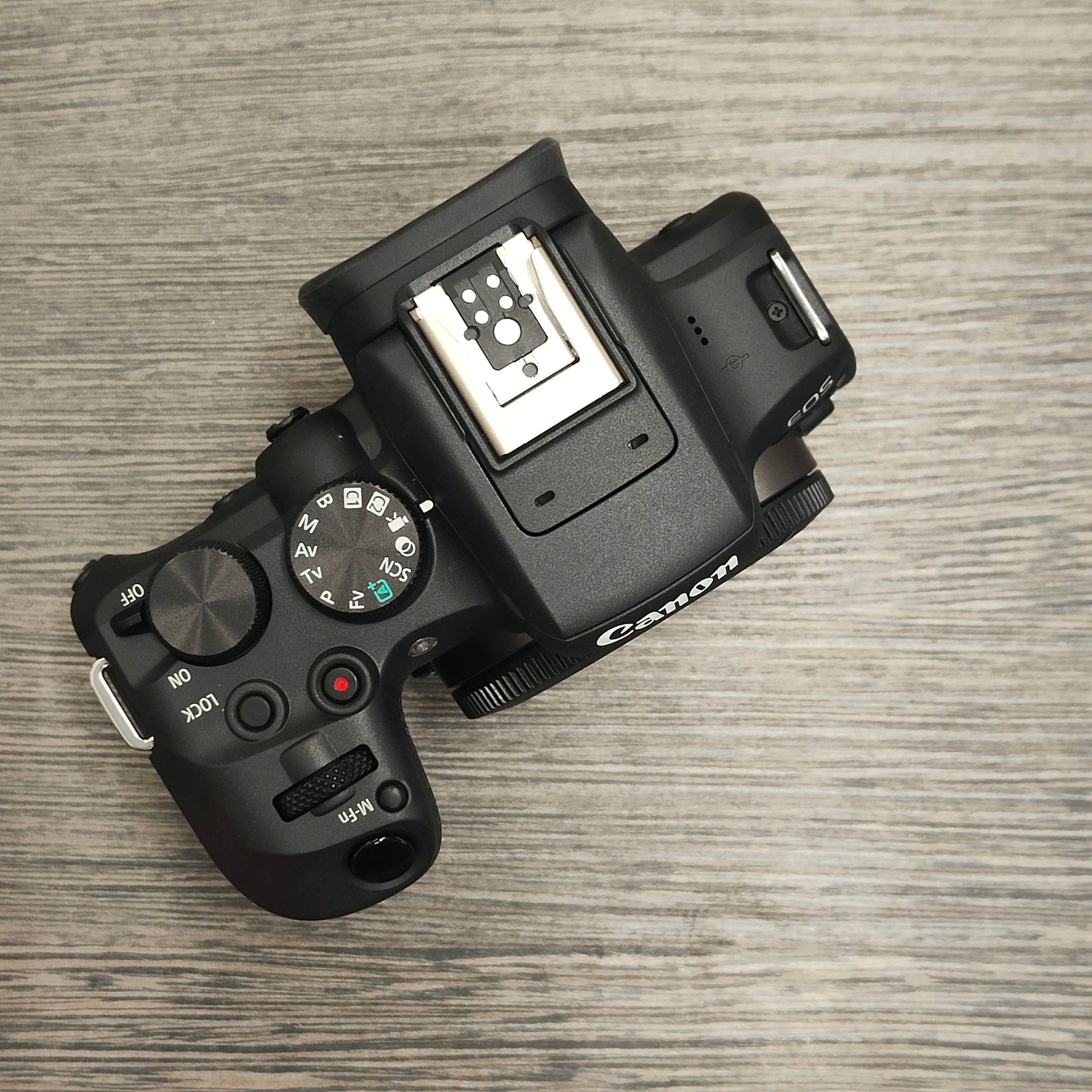 Tweedehands - Canon EOS R10