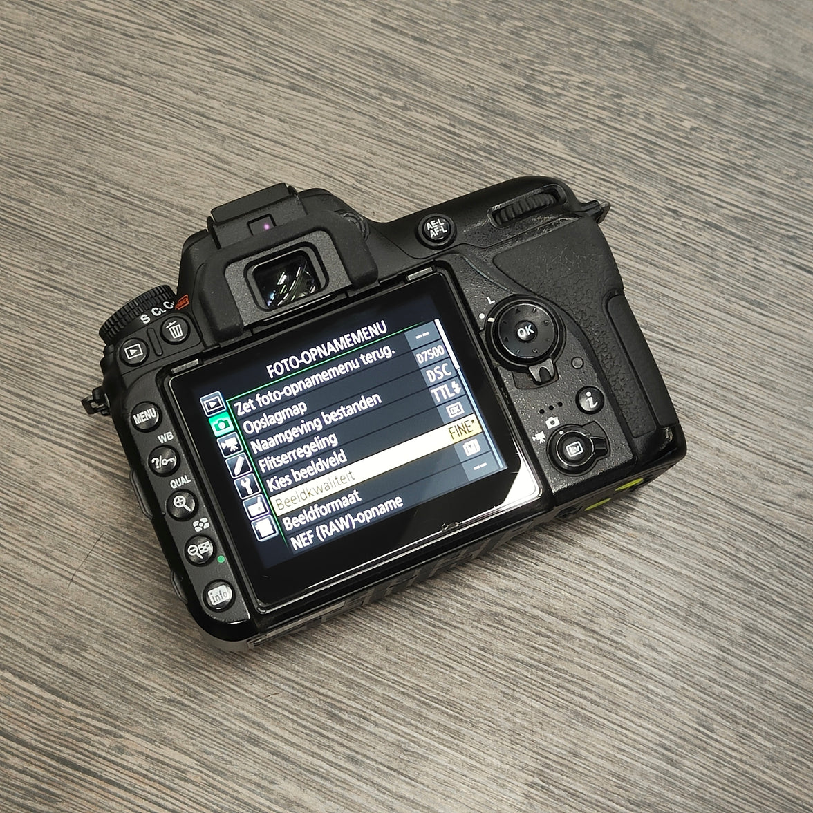 Tweedehands - Nikon D7500