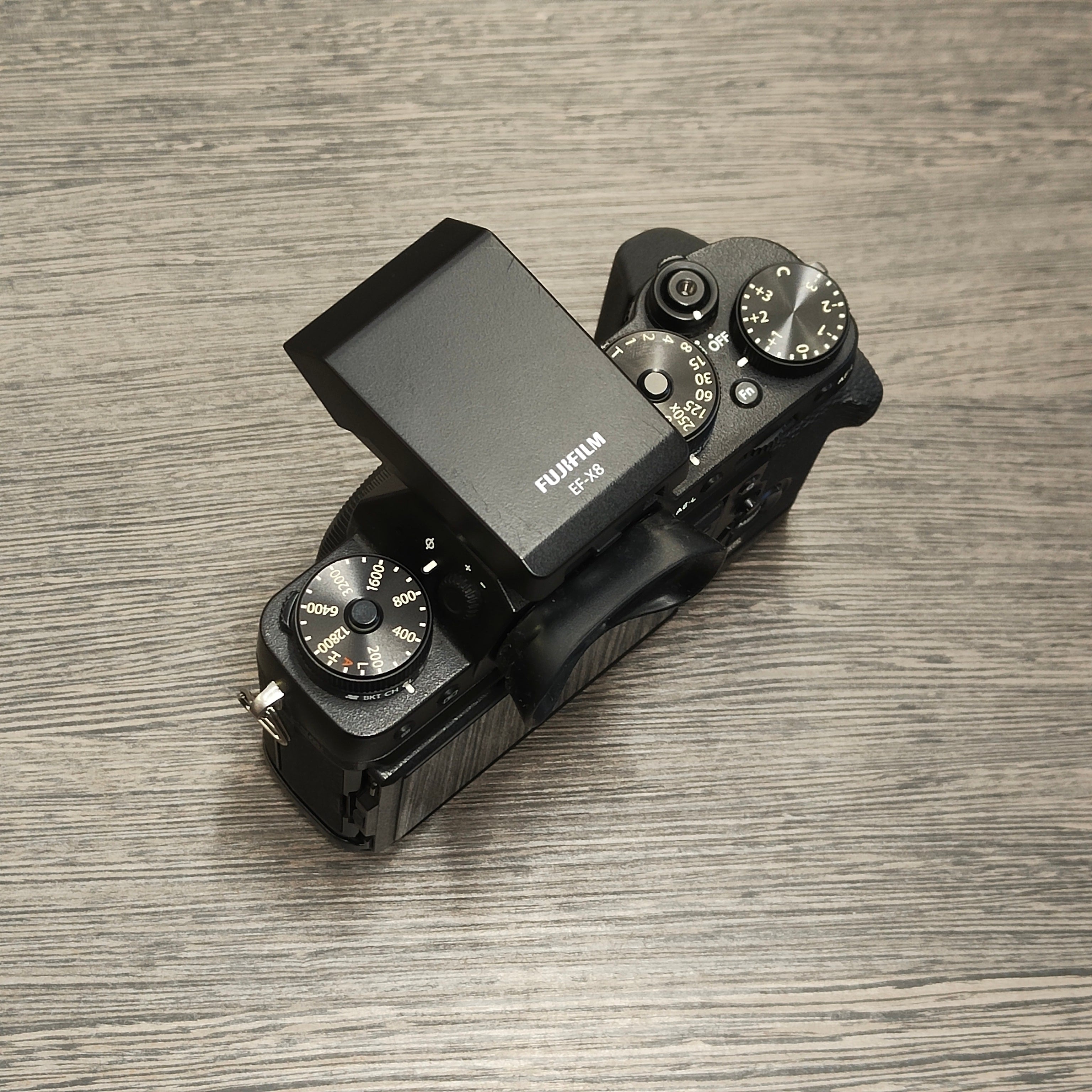 Tweedehands - Fujifilm X-T2 + flitsje +L-bracket
