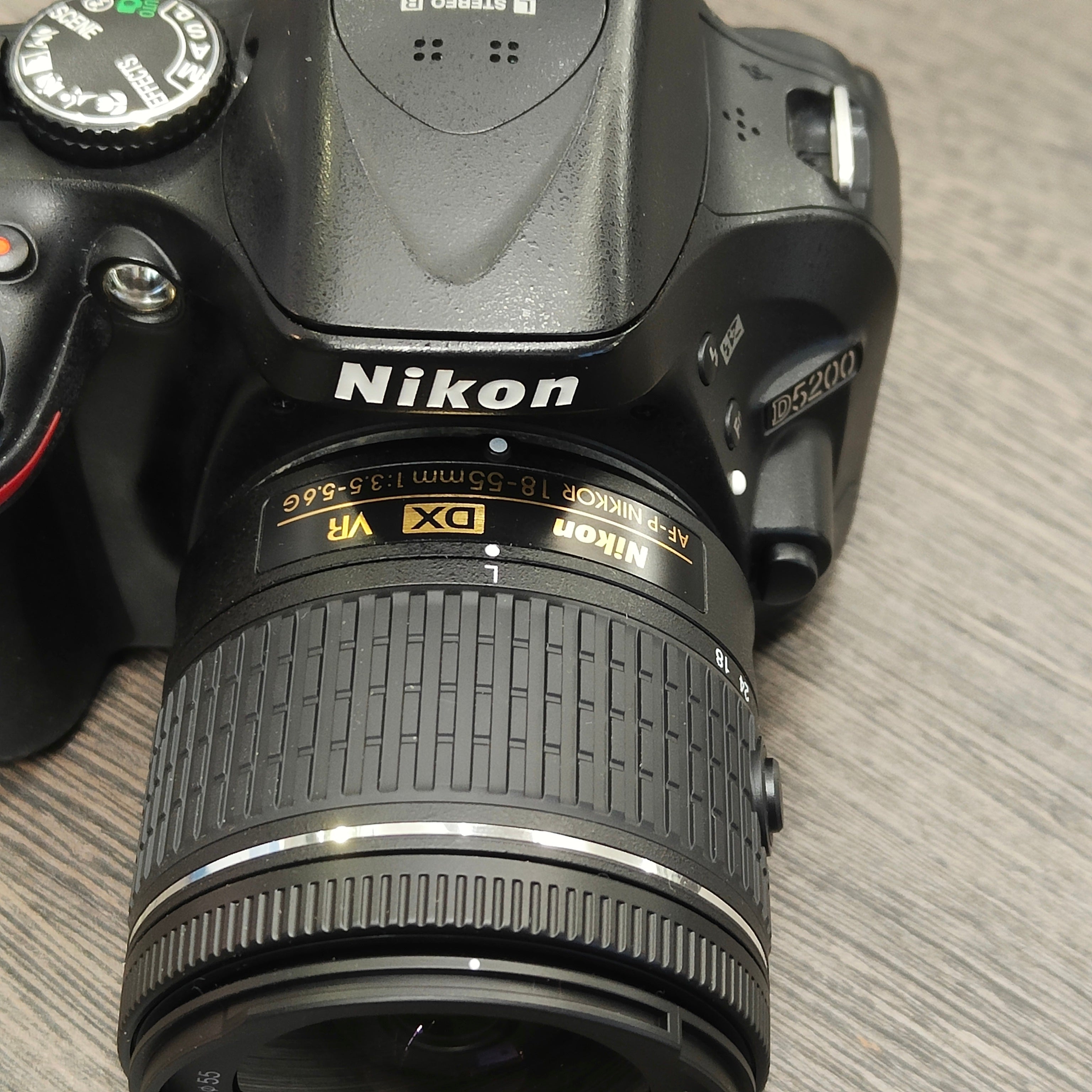 Tweedehands - Nikon 5200 + AF-P 18-55mm F3.5-5.6G VR